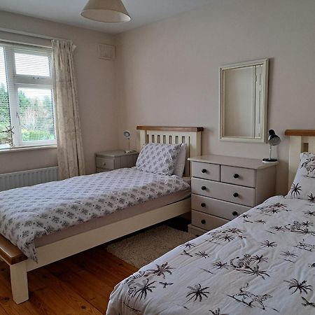 Bearstone House Apartment Loughrea ภายนอก รูปภาพ
